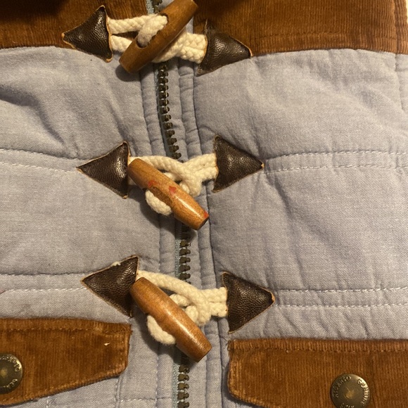 VEST - Picture 3 of 6